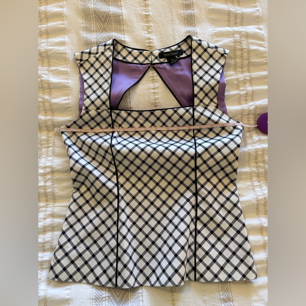 Chic Checkered Sleeveless Top - Picture 4 of 7